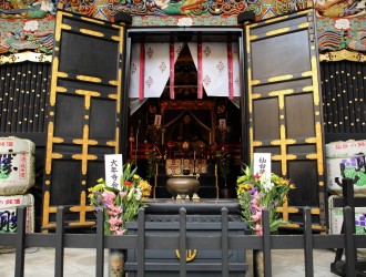 瑞鳳殿本殿の御開帳の様子