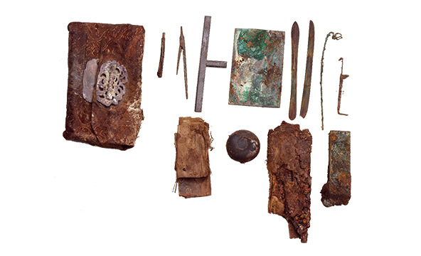 Purse and Its Contents(Preserved at Zuihoden History Museum)